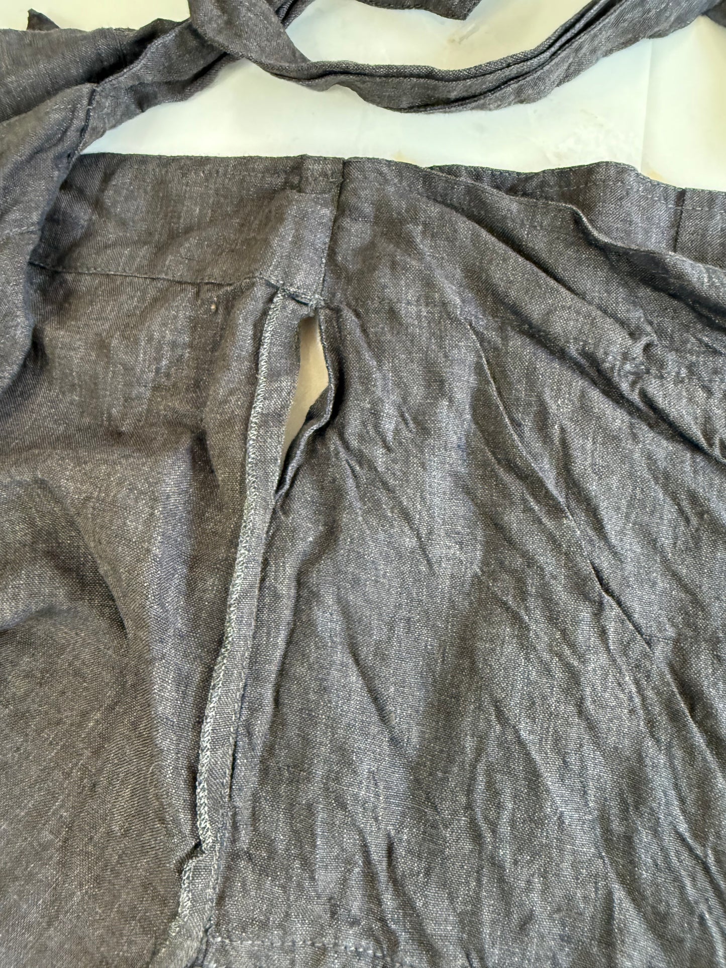 【ISABEL ÉTOILE MARANT】フリルラップワンピース リネン混 グレーブラック | フランス発 上品な立体シルエット