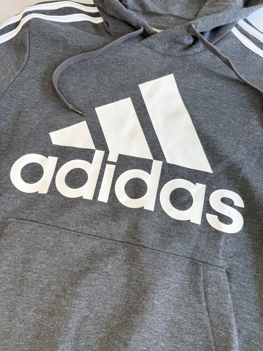 【adidas】アディダス ビッグロゴ フーディ 3ストライプ 裏起毛 ダークグレー A/M(175) メンズ HL2237 インドネシア製