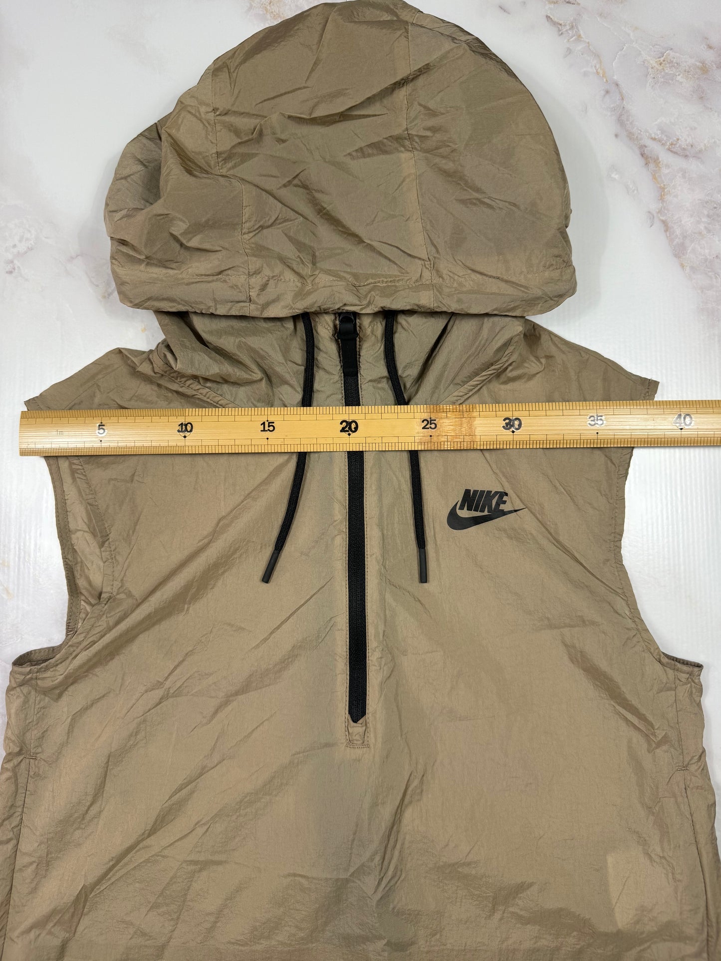 NIKE(ナイキ) ナイロン セットアップ ベージュ メンズS ノースリーブフーディー × ハーフパンツ 上下セット