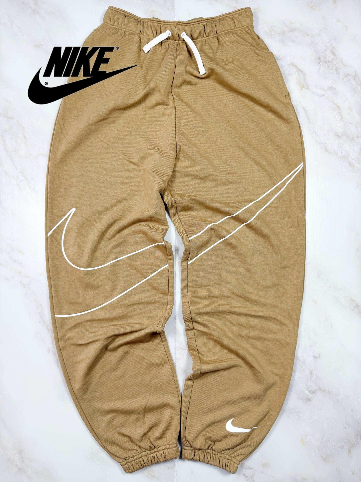 【NIKE】ベージュ スウェットパンツ Lサイズ スウッシュデザイン / カジュアル ジョガーパンツ