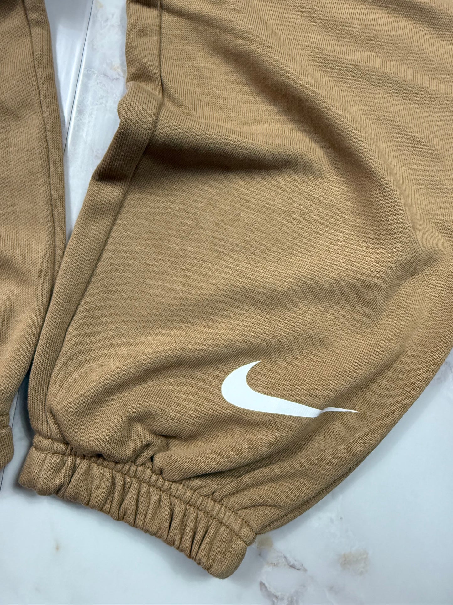 【NIKE】ベージュ スウェットパンツ Lサイズ スウッシュデザイン / カジュアル ジョガーパンツ