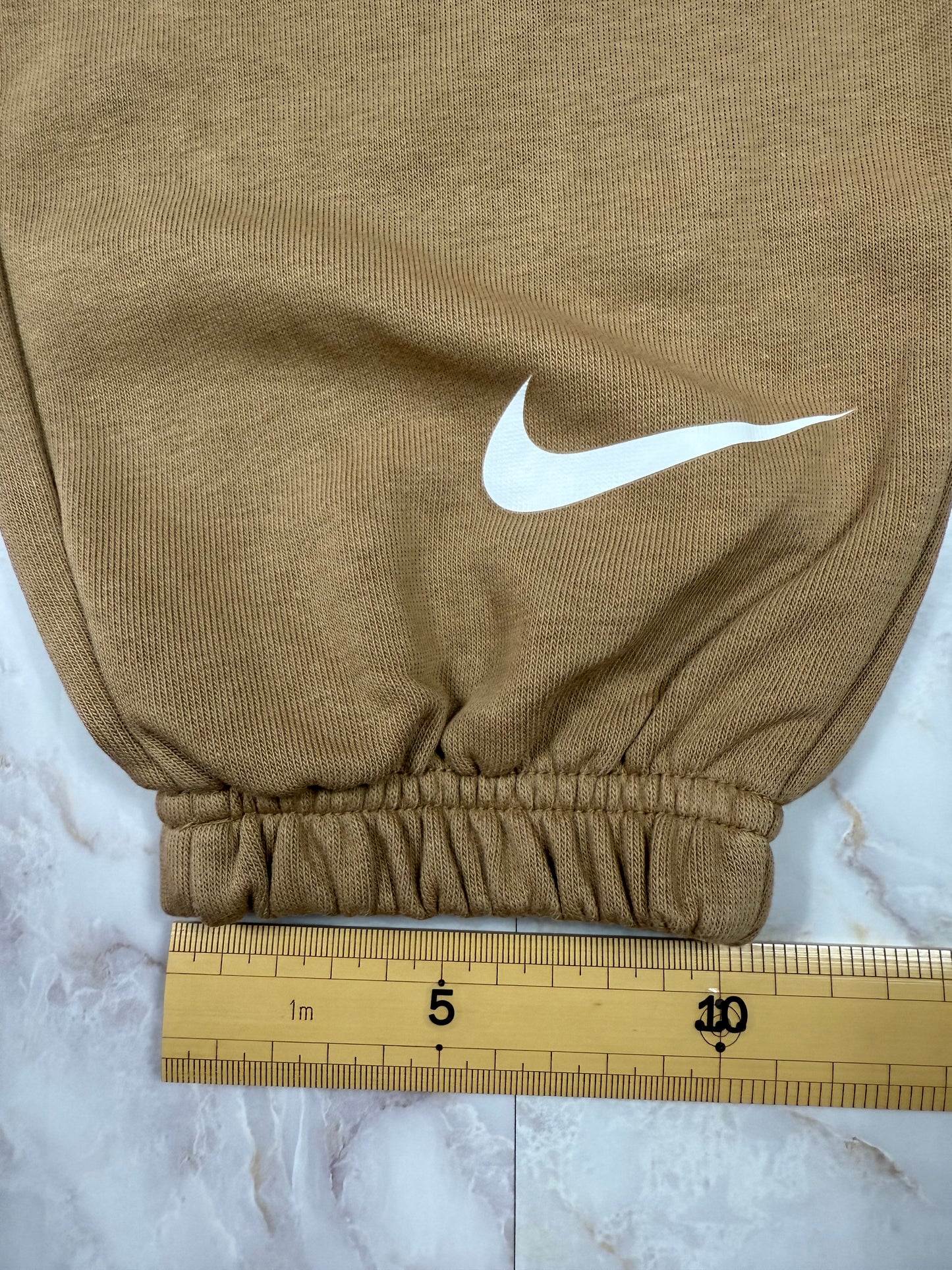 【NIKE】ベージュ スウェットパンツ Lサイズ スウッシュデザイン / カジュアル ジョガーパンツ