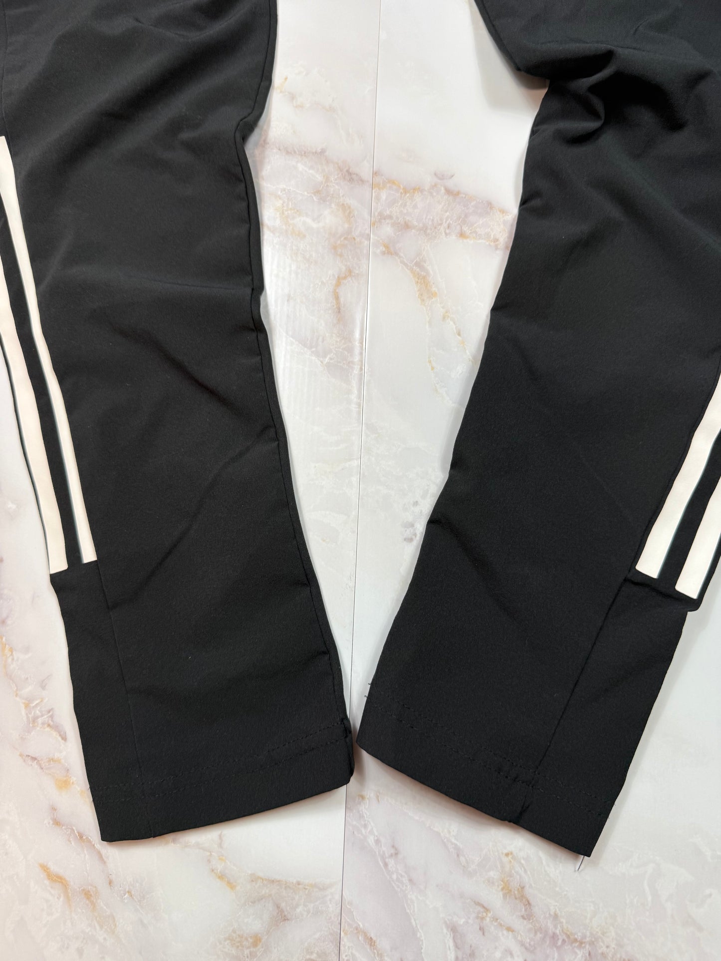 【adidas/アディダス】トラックパンツ ブラック 3ストライプ メンズ/ユニセックス 160サイズ スリムフィット