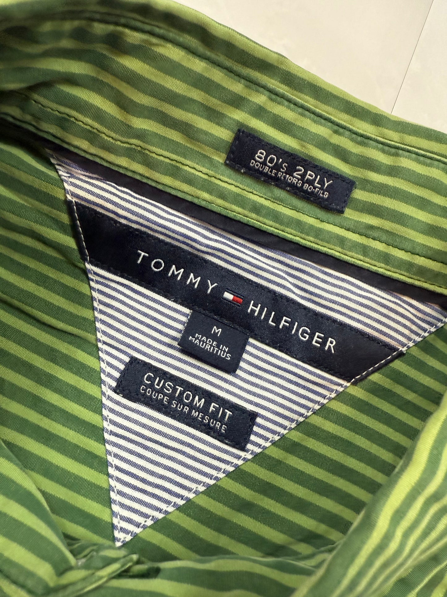 【TOMMY HILFIGER】トミーヒルフィガー グリーンストライプ シャツ メンズ M カスタムフィット 長袖 ボタンダウン コットン100%