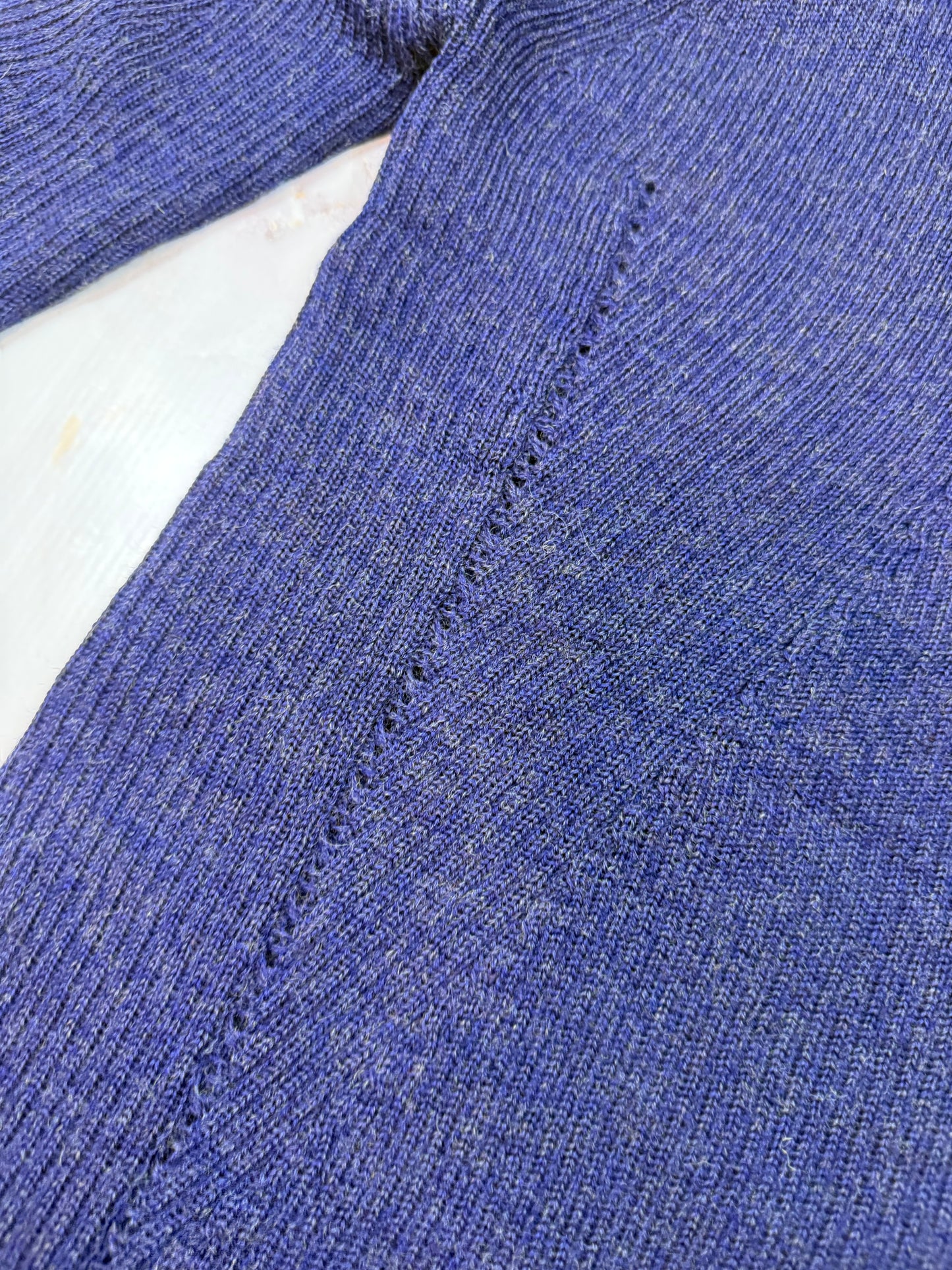 【Acne Studios】リブ編み タートルネックセーター ブルー系 レディース 裾フリルデザイン