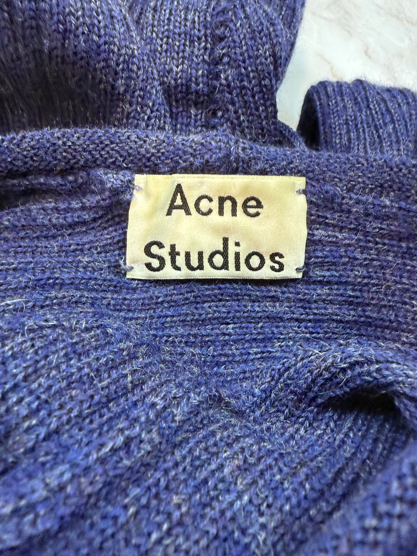 【Acne Studios】リブ編み タートルネックセーター ブルー系 レディース 裾フリルデザイン