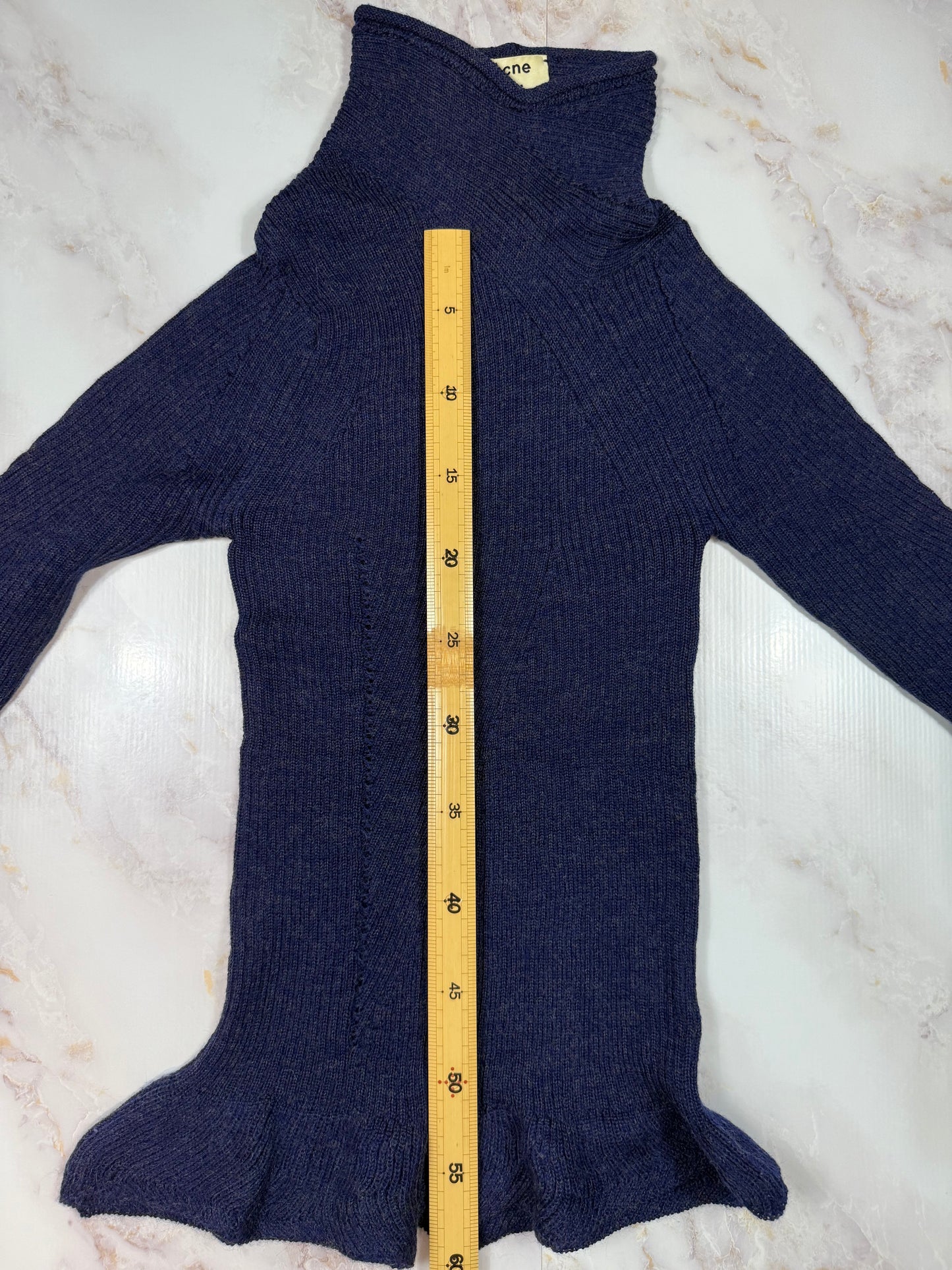 【Acne Studios】リブ編み タートルネックセーター ブルー系 レディース 裾フリルデザイン