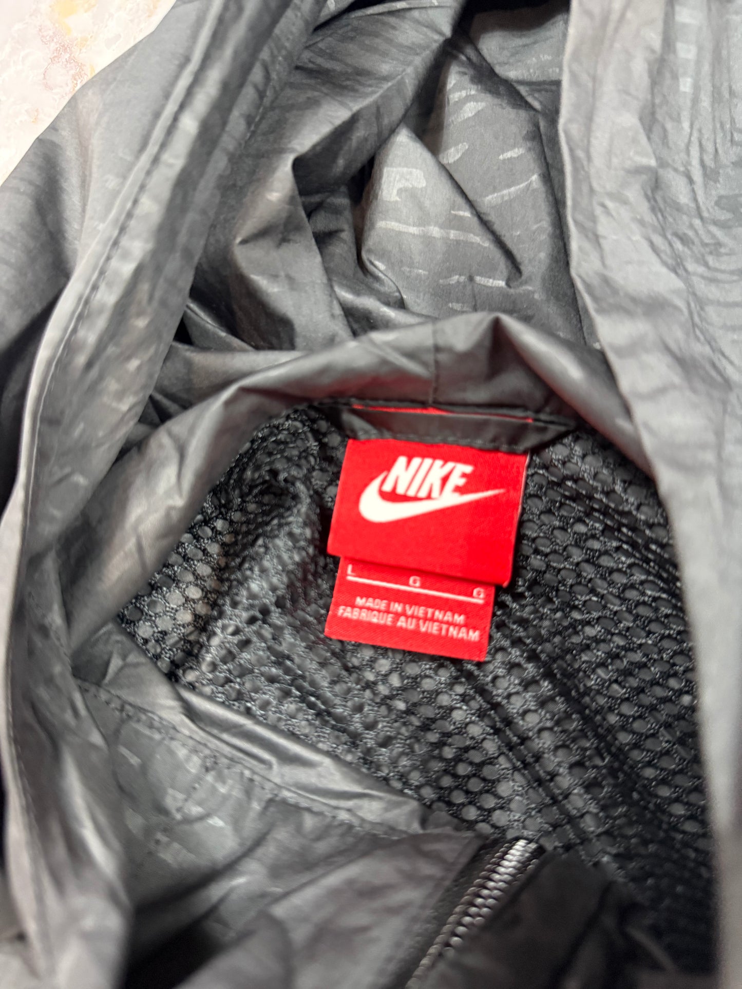 【NIKE】ナイキ ナイロンジャケット フルジップパーカー Lサイズ ブラック, 軽量 ウィンドブレーカー メンズ