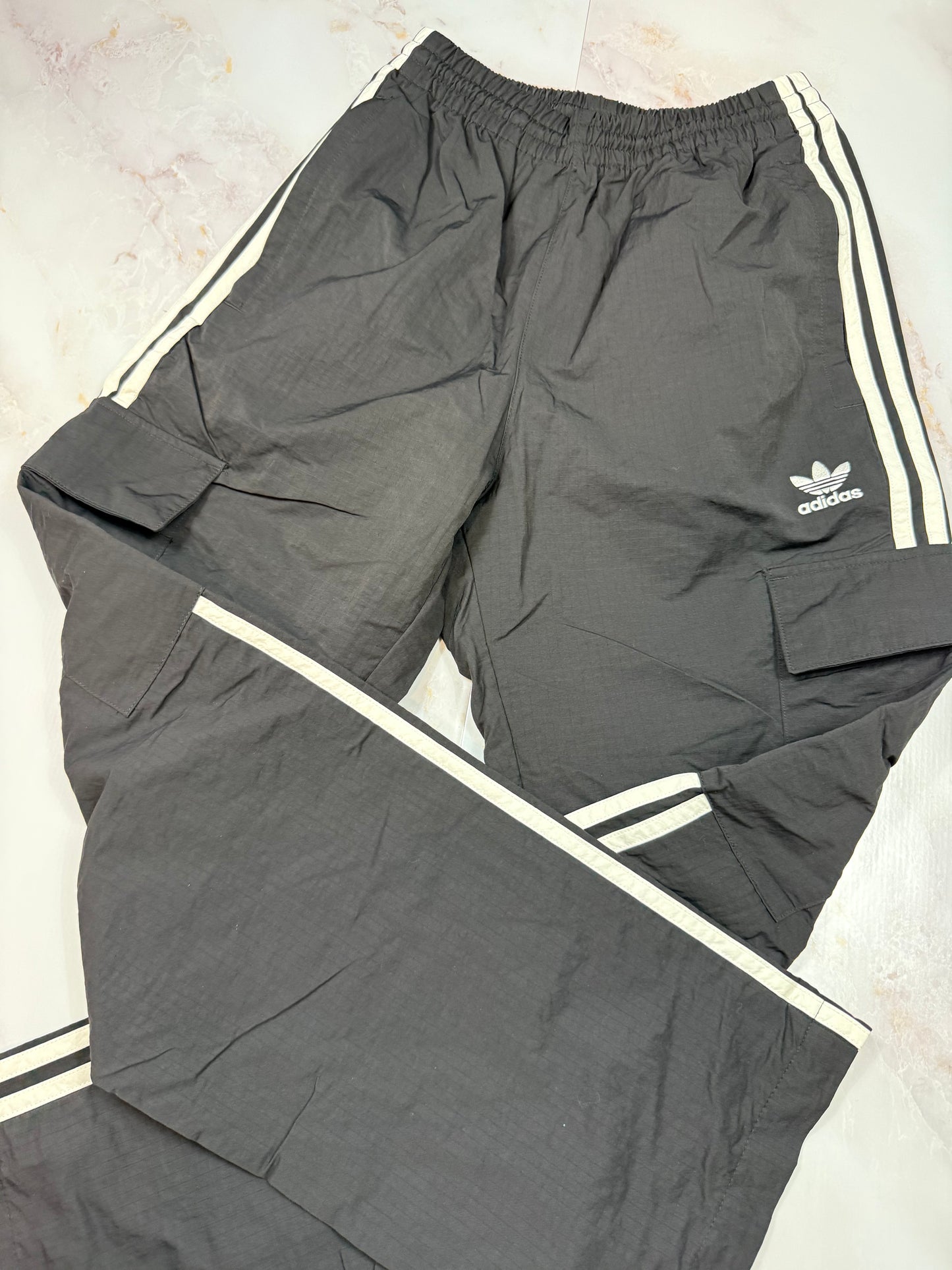 【adidas Originals】3ストライプ カーゴパンツ ブラック XSサイズ メンズ レディース兼用 スポーツミックス
