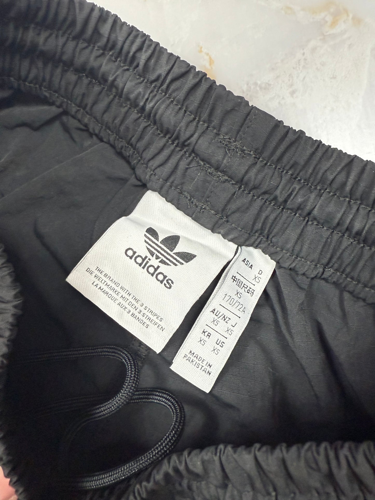 【adidas Originals】3ストライプ カーゴパンツ ブラック XSサイズ メンズ レディース兼用 スポーツミックス