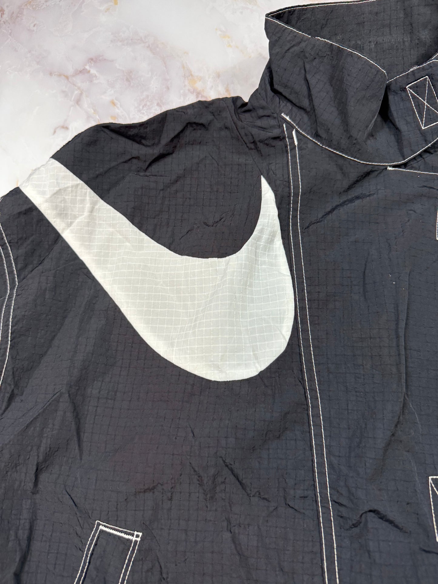 【NIKE】ビッグスウッシュ ナイロンジャケット ブラック XSサイズ | スポーツ&ストリートスタイル