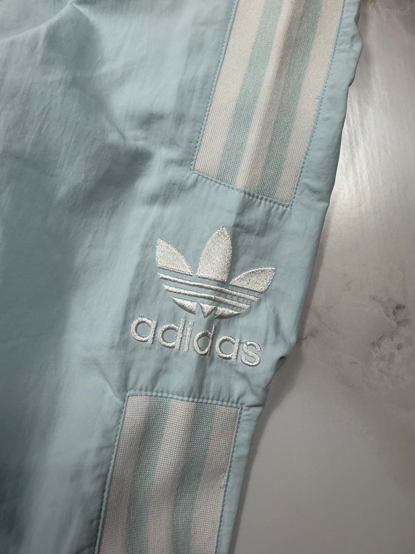 adidas Originals トラックパンツ XS 水色 ライトブルー スリーストライプス ジョガー