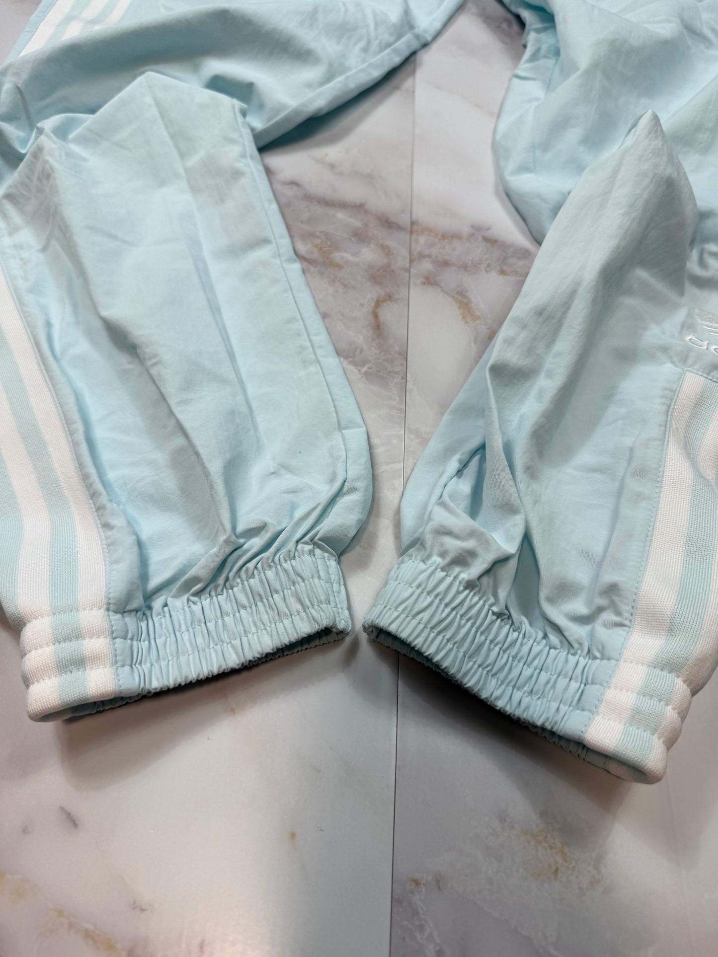 adidas Originals トラックパンツ XS 水色 ライトブルー スリーストライプス ジョガー