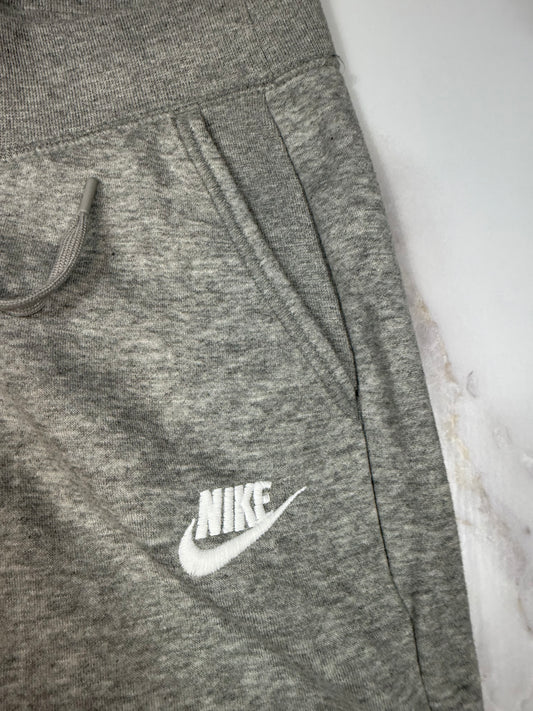 【NIKE】スウェットパンツ グレー 裏起毛 スモールロゴ メンズSサイズ | ナイキ ジョガーパンツ カジュアル スポーツウェア