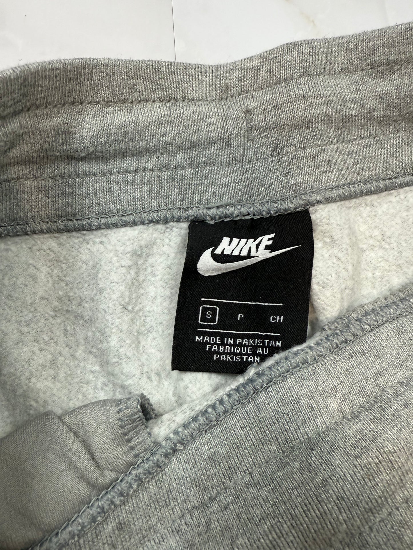 【NIKE】スウェットパンツ グレー 裏起毛 スモールロゴ メンズSサイズ | ナイキ ジョガーパンツ カジュアル スポーツウェア