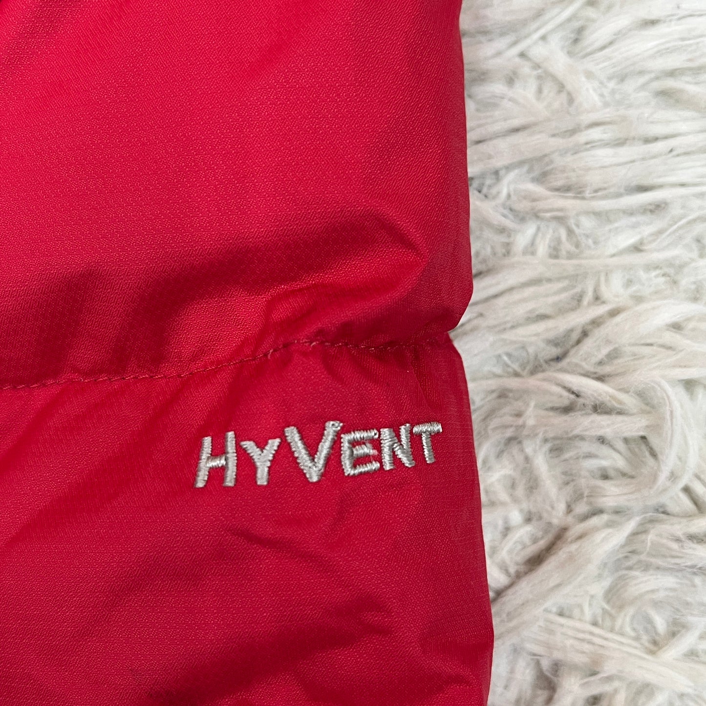 THE NORTH FACE（ザ・ノースフェイス）700フィル HYVENT ダウンジャケット レッド×ブラック レディースL（90）#44