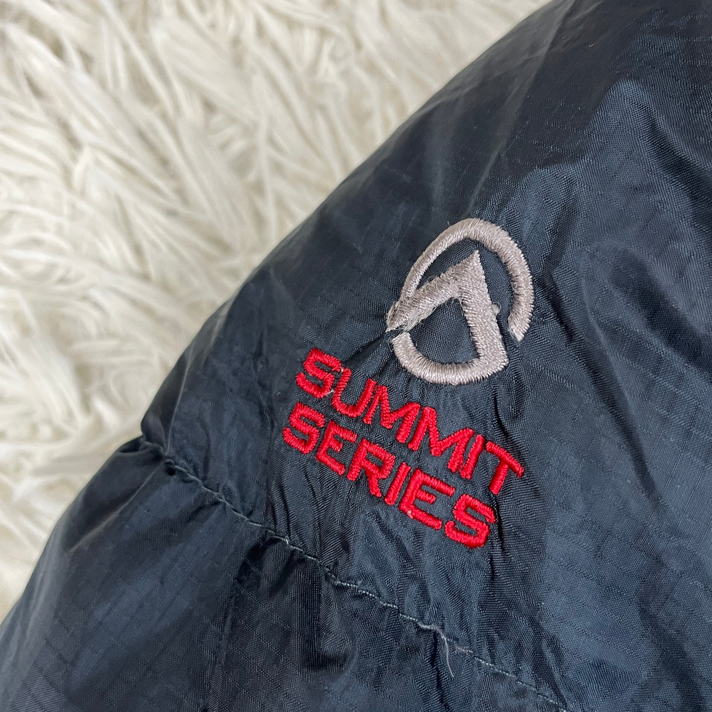 THE NORTH FACE サミットシリーズ バルトロライトジャケット ヌプシ700フィル ブラック×ネイビー メンズ100(L) ノースフェイス ダウンジャケット 防寒 防風 #75