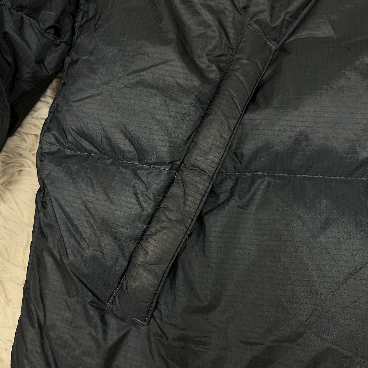 THE NORTH FACE サミットシリーズ バルトロライトジャケット ヌプシ700フィル ブラック×ネイビー メンズ100(L) ノースフェイス ダウンジャケット 防寒 防風 #75