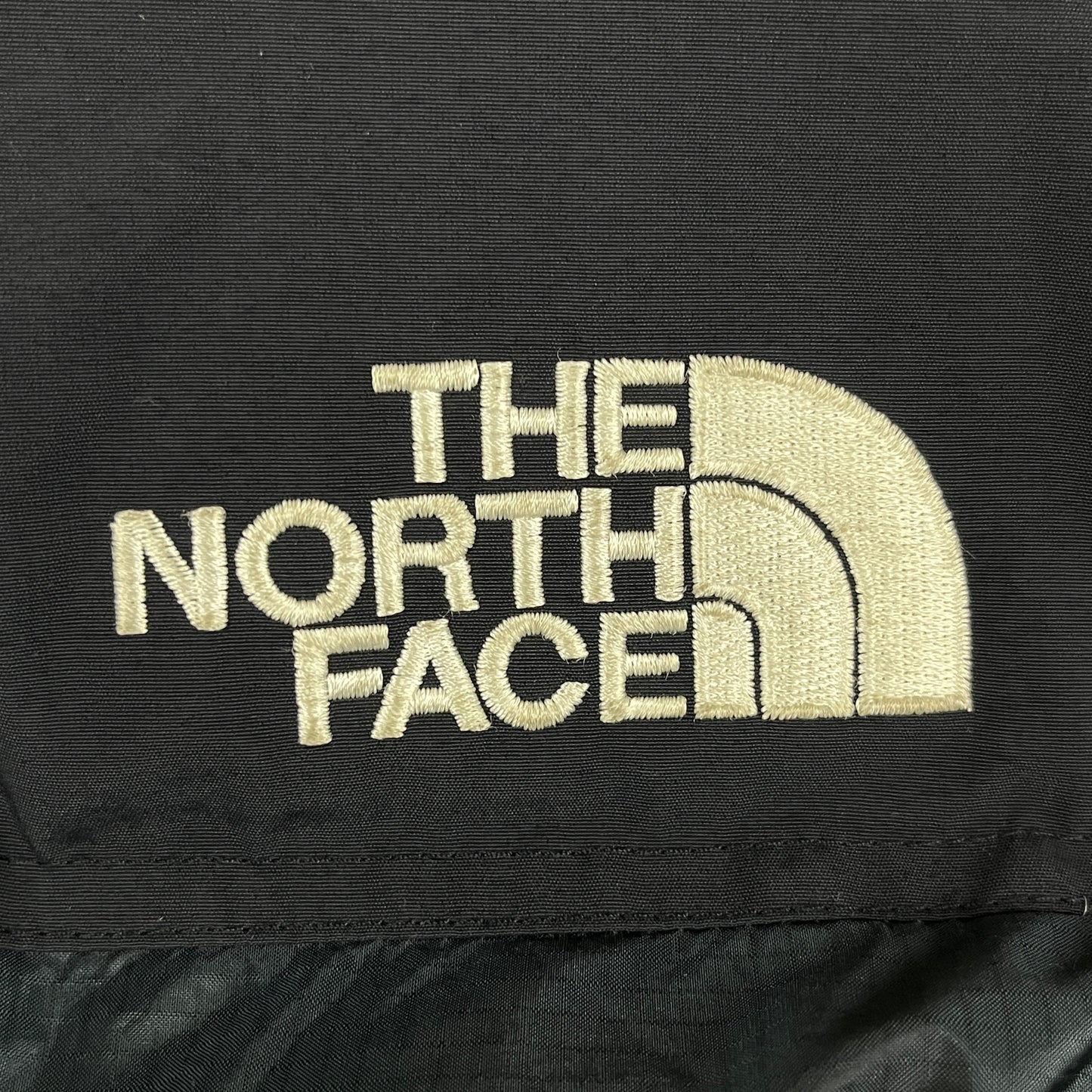 THE NORTH FACE サミットシリーズ バルトロライトジャケット ヌプシ700フィル ブラック×ネイビー メンズ100(L) ノースフェイス ダウンジャケット 防寒 防風 #75