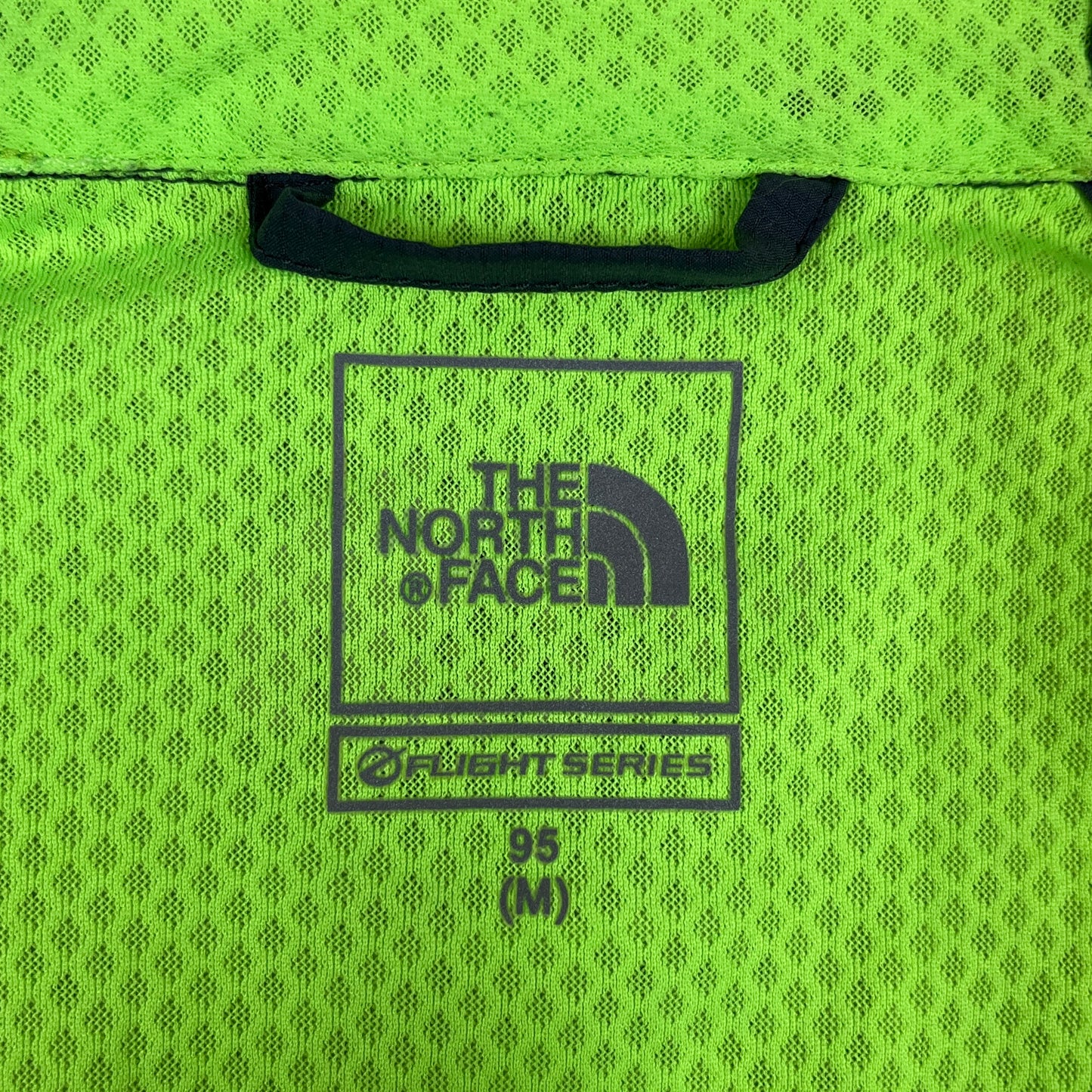 THE NORTH FACE（ザ・ノースフェイス）フライトシリーズ ランニングジャケット メンズ95(M) ウインドブレーカー グレー×ライムグリーン 軽量／速乾／反射材付き #108