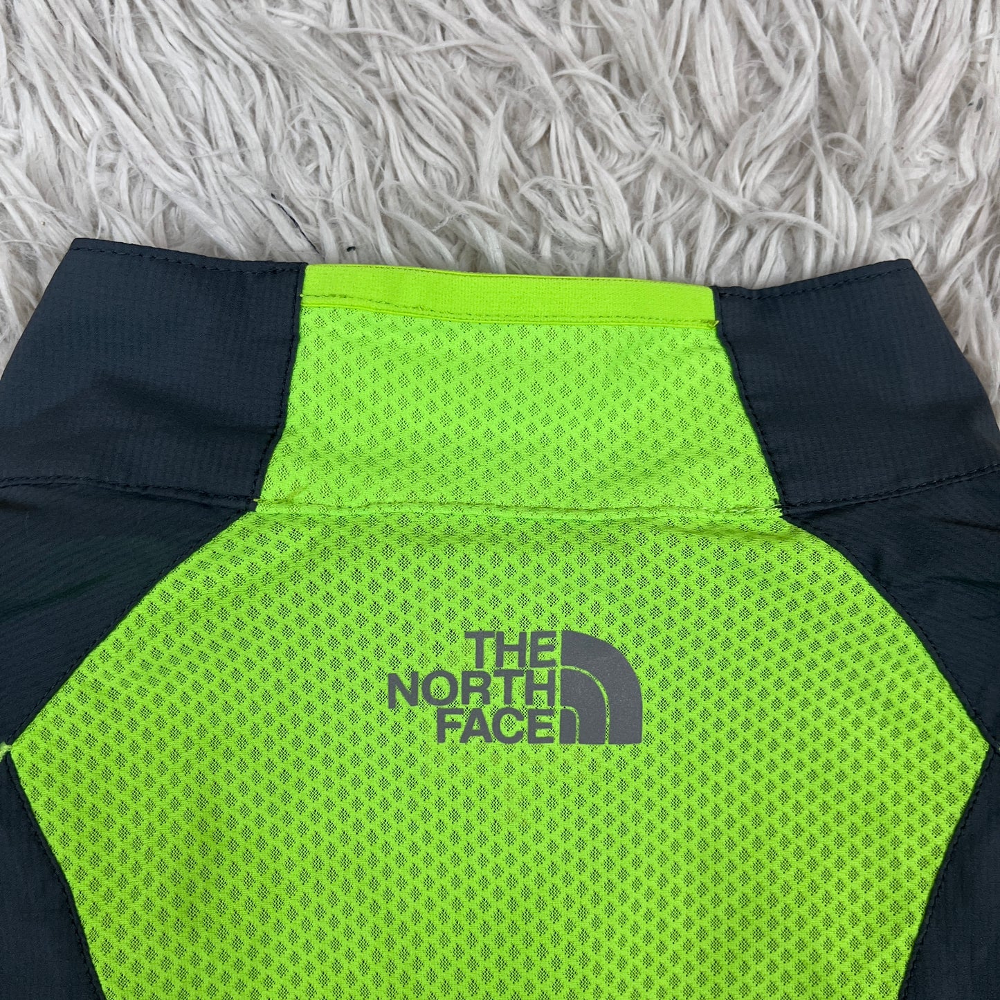 THE NORTH FACE（ザ・ノースフェイス）フライトシリーズ ランニングジャケット メンズ95(M) ウインドブレーカー グレー×ライムグリーン 軽量／速乾／反射材付き #108
