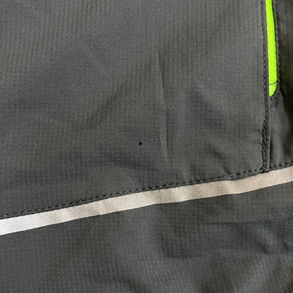 THE NORTH FACE（ザ・ノースフェイス）フライトシリーズ ランニングジャケット メンズ95(M) ウインドブレーカー グレー×ライムグリーン 軽量／速乾／反射材付き #108