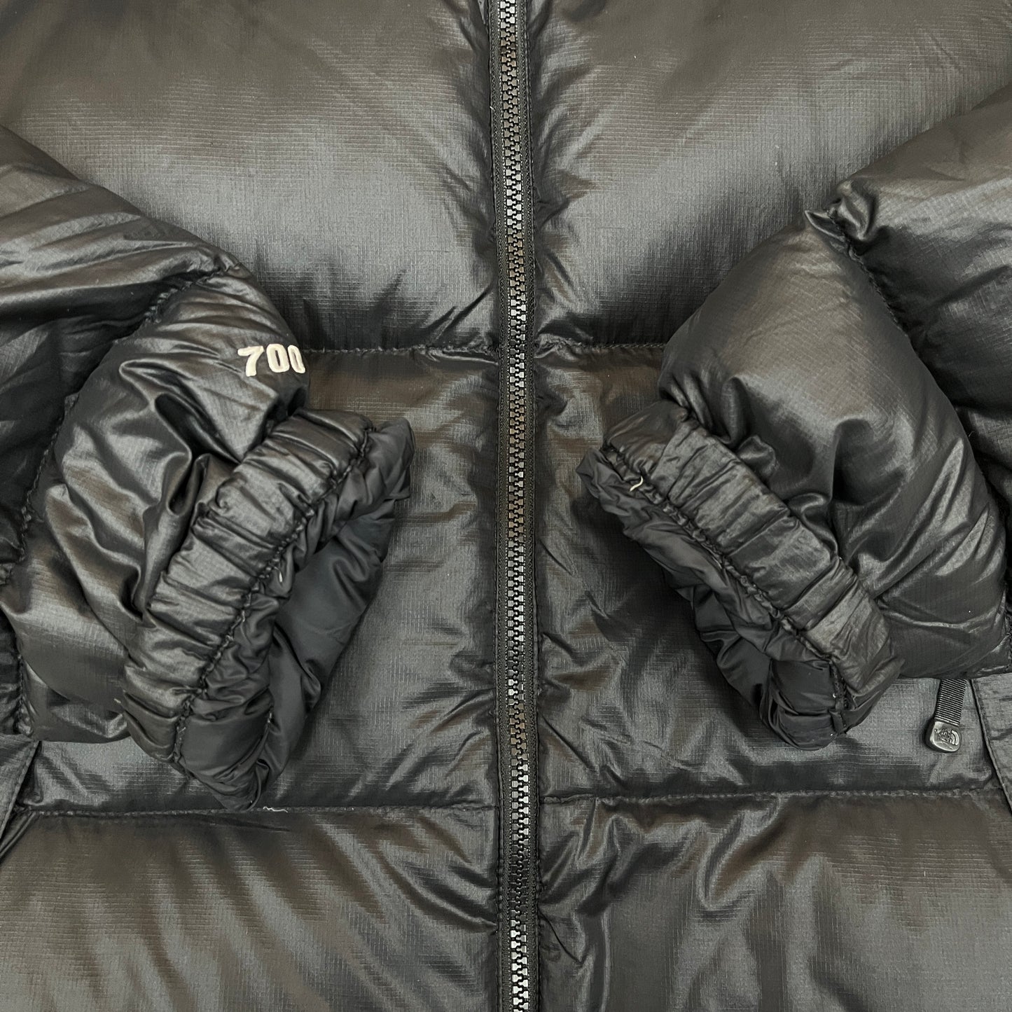 【THE NORTH FACE】ザ ノース フェイス ヌプシ ダウンジャケット 700フィルパワー ブラック メンズ M相当（表記95） #153