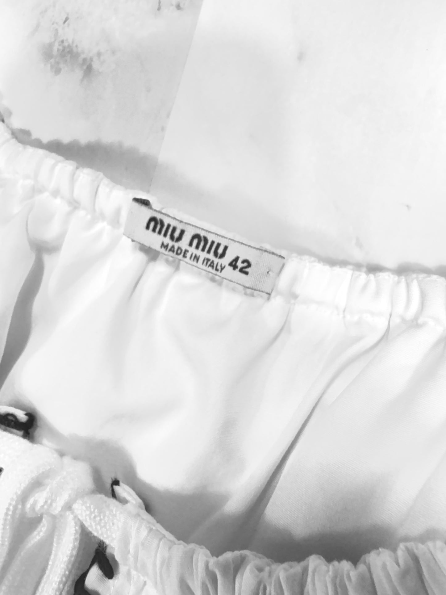 【ミュウミュウ】Miu Miu ホワイト ポンポン オフショルダー ワンピース サイズ42 (L〜XL相当) 白 エスニック ボヘミアン