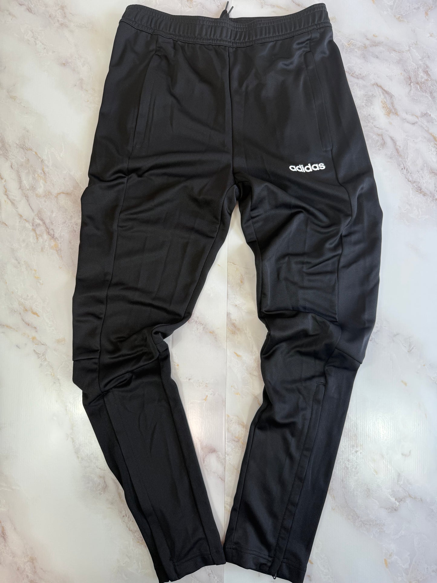 【adidas】Climalite テーパードジャージパンツ Mサイズ ブラック | 吸汗速乾・軽量・スリムシルエット