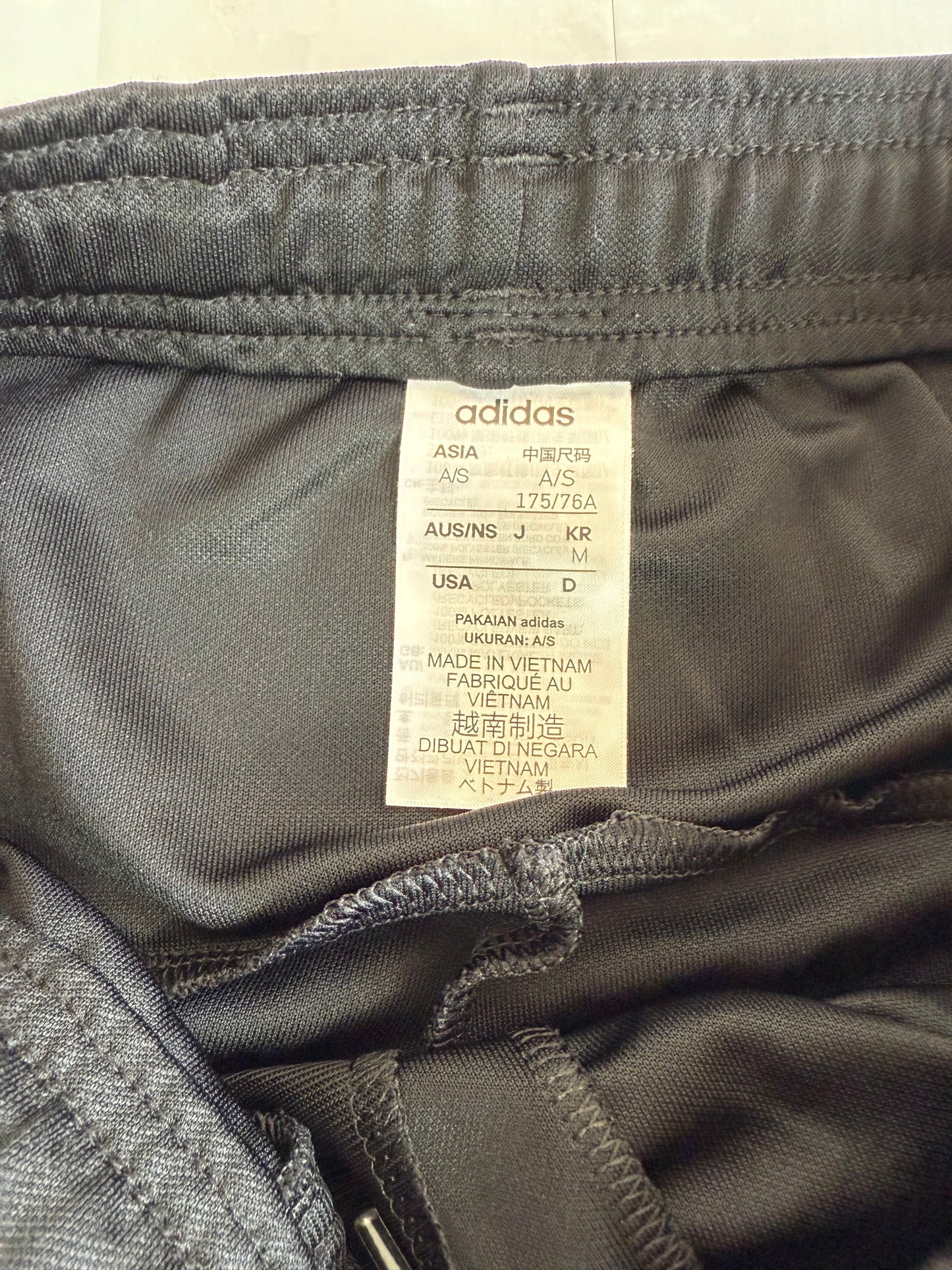 【adidas】Climalite テーパードジャージパンツ Mサイズ ブラック | 吸汗速乾・軽量・スリムシルエット