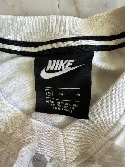【NIKE】ナイキ ロングスリーブ クロップドトップ スポーツウェア 幾何学デザイン Mサイズ相当 レディース ストリート系 ホワイト×グレー×ブラック