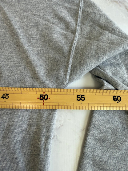 【TOMMY HILFIGER】ロゴ刺繍スウェット トレーナー グレー Mサイズ | シンプル×個性派デザインが魅力