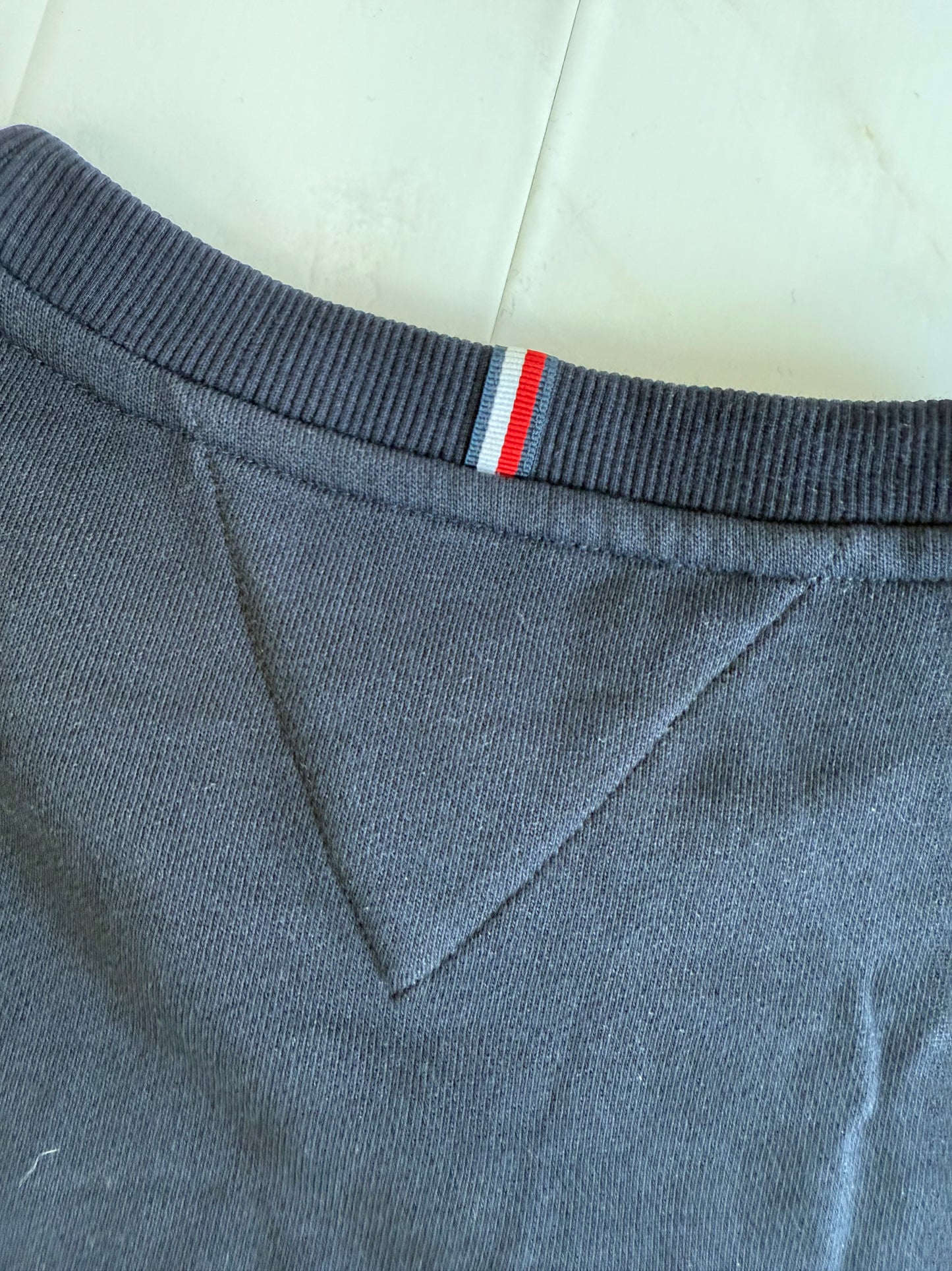 【TOMMY HILFIGER】コットン100% クルーネック スウェット/トレーナー ネイビー 表記164（ユニセックスS相当）フラッグロゴ