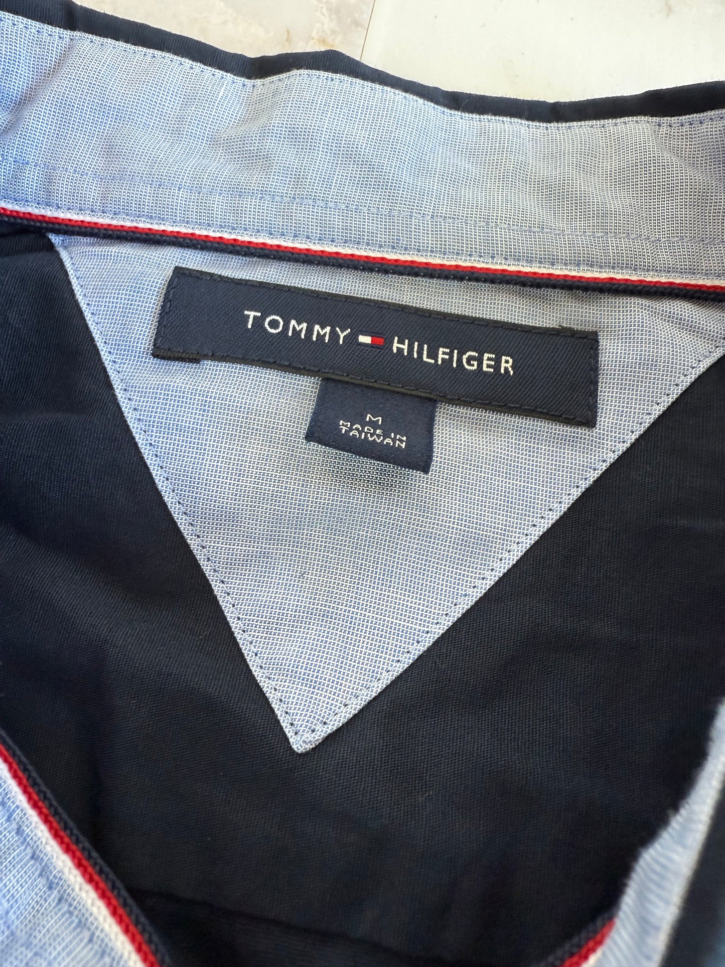 【TOMMY HILFIGER】トミーヒルフィガー 長袖シャツ ネイビー ストレッチ コットン97% メンズ カジュアル＆ビジネス対応