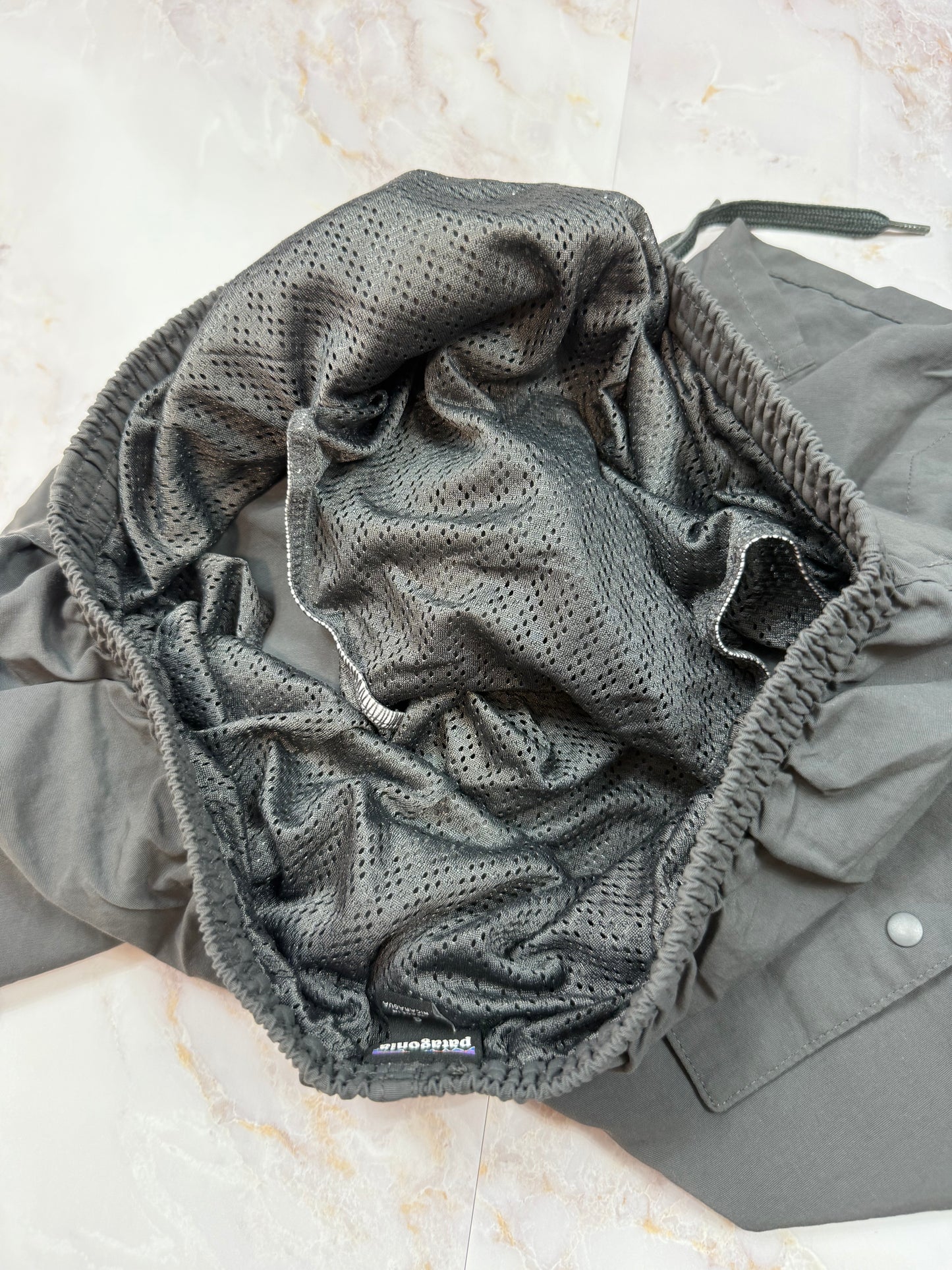 【Patagonia】バギーズショーツ Sサイズ グレー | パタゴニア定番 ナイロンショートパンツ インナーメッシュ付き