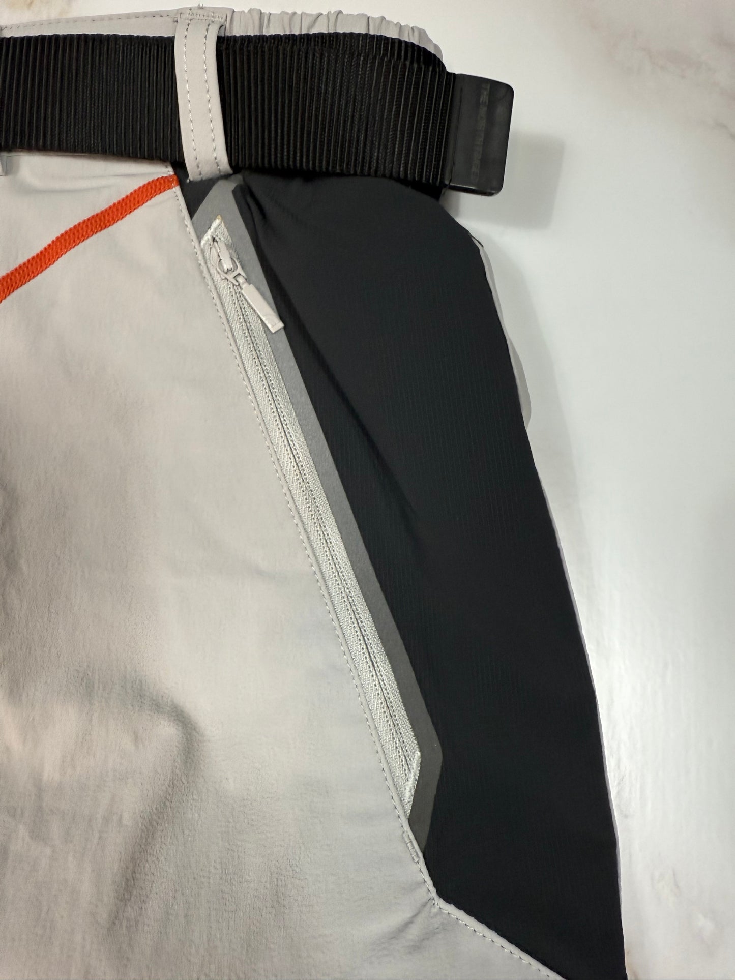 【THE NORTH FACE】SUMMIT SERIES アウトドアパンツ グレー×ブラック メンズ 88サイズ ベルト付き クライミング/登山