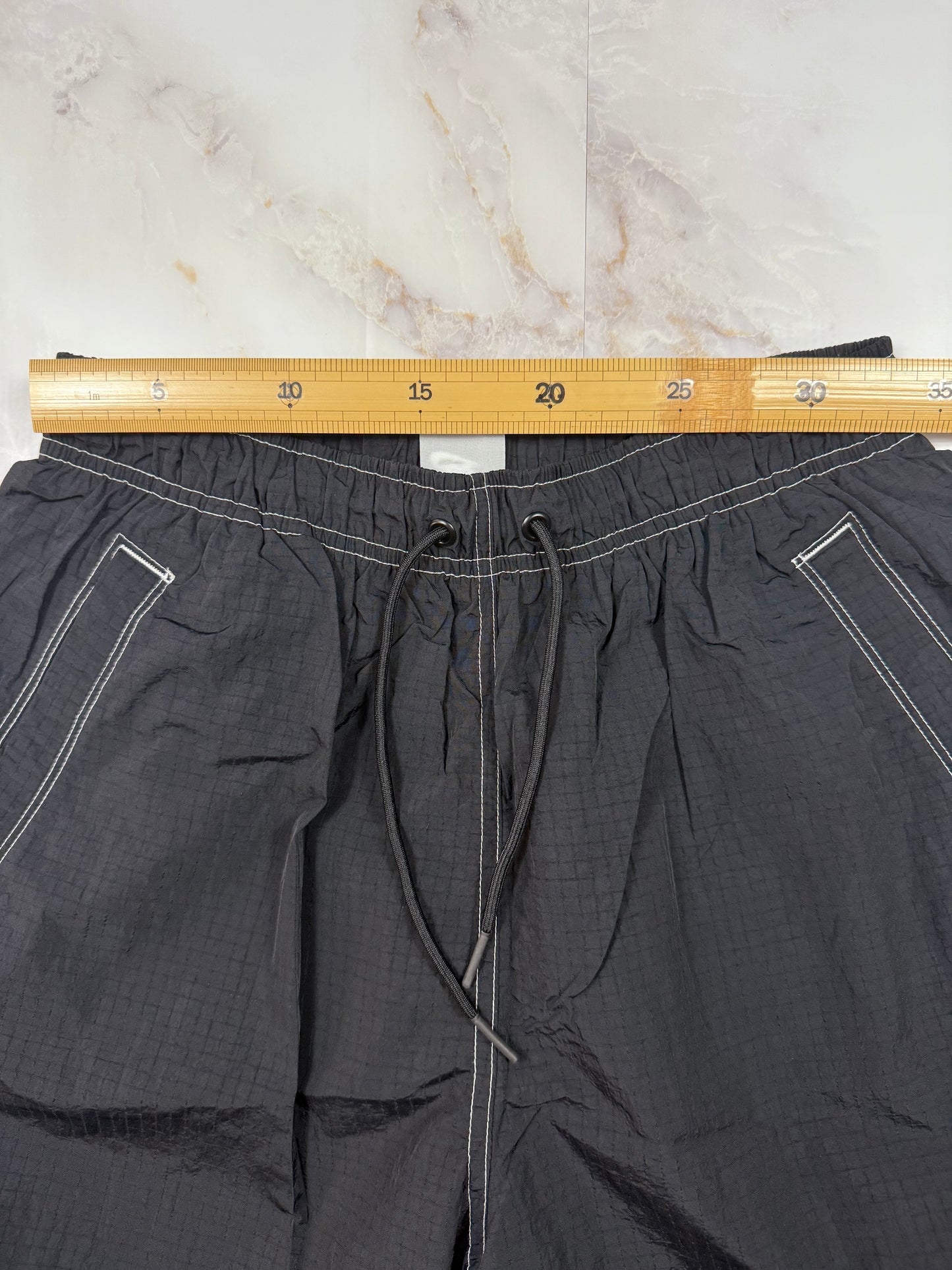 【NIKE】ナイキ ナイロンパンツ ブラック Sサイズ DR6203-010 リフレクティブ スウッシュ スポーツウェア