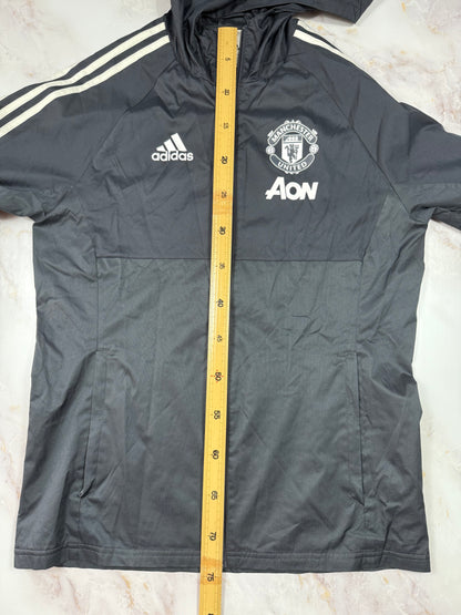 【adidas × Manchester United】マンチェスター・ユナイテッド AON スポンサーロゴ入り ウィンドブレーカー パーカー ブラック Lサイズ相当