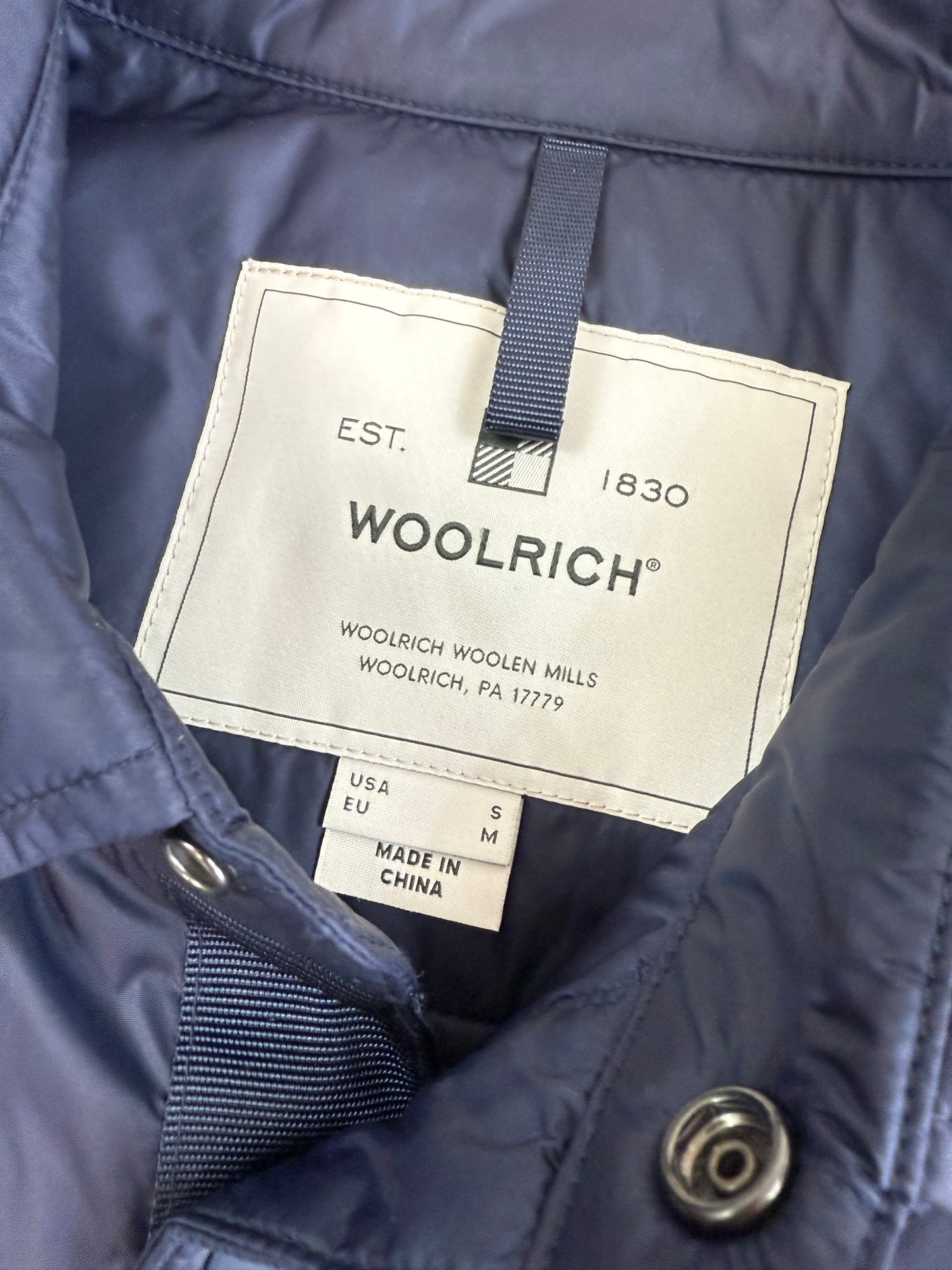 WOOLRICH（ウールリッチ）ナイロン シャツジャケット メンズS ネイビー 中綿入り PRIMALOFT／PER-TEX搭載