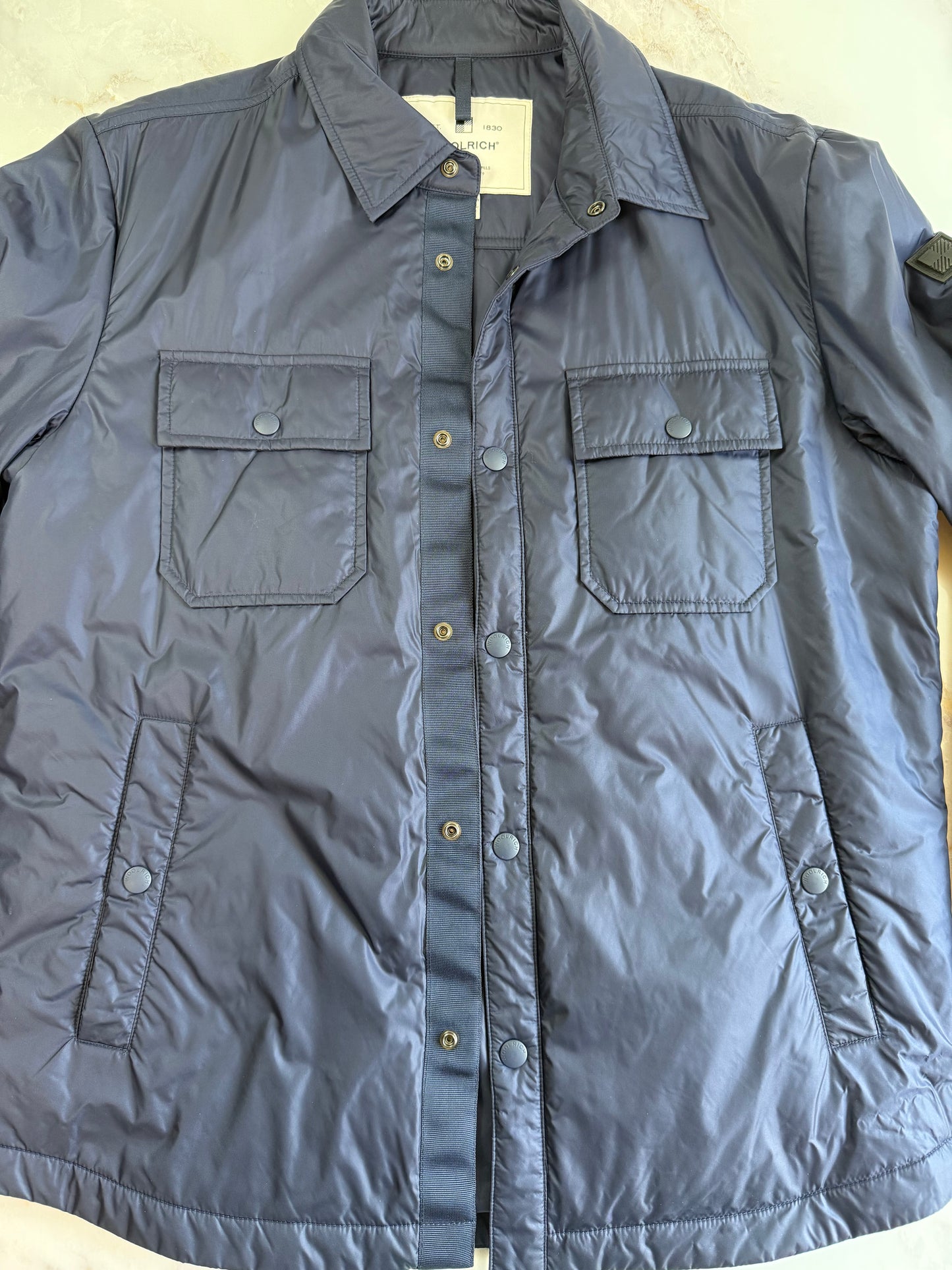 WOOLRICH（ウールリッチ）ナイロン シャツジャケット メンズS ネイビー 中綿入り PRIMALOFT／PER-TEX搭載