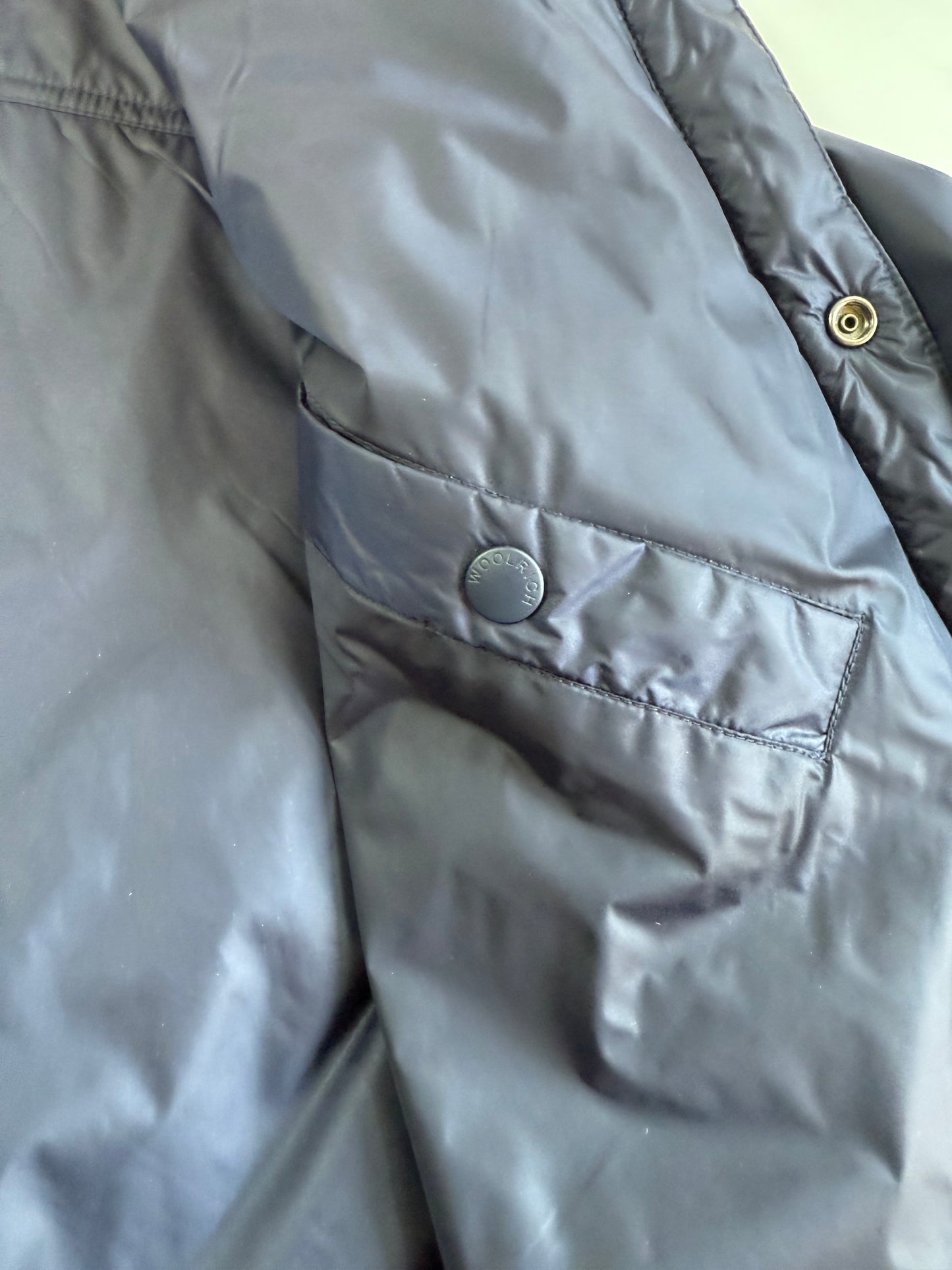 WOOLRICH（ウールリッチ）ナイロン シャツジャケット メンズS ネイビー 中綿入り PRIMALOFT／PER-TEX搭載