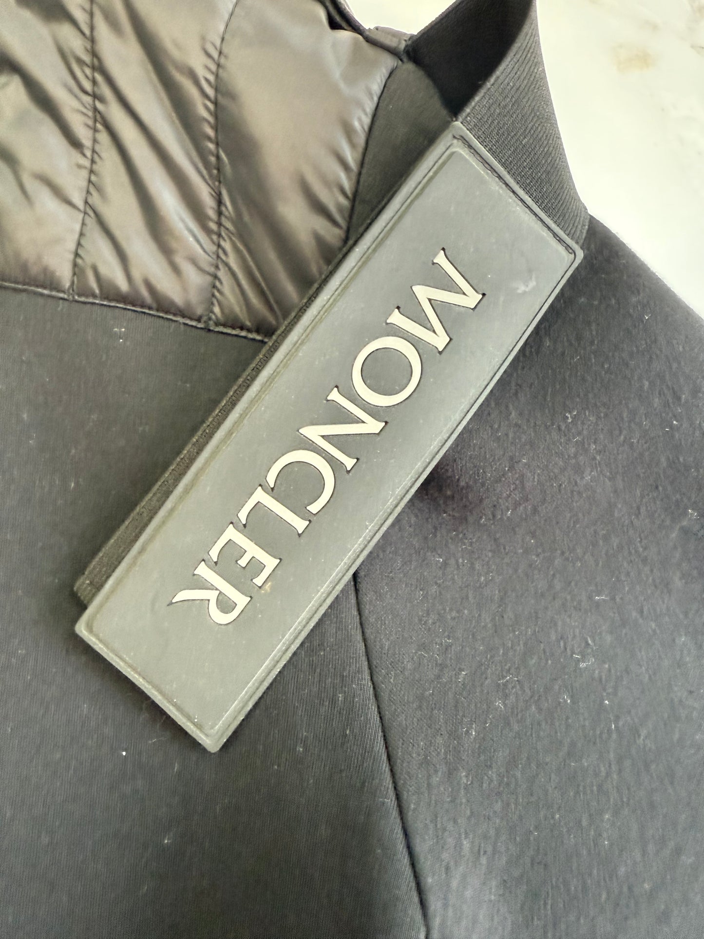 MONCLER（モンクレール）ナイロン切替 クルーネックスウェット ブラック メンズ Mサイズ MADE IN ROMANIA