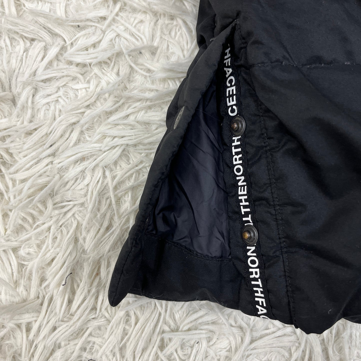 THE NORTH FACE（ザ・ノース・フェイス）ダウンコート DRYVENT キッズ140 ブラック／右袖下補修・汚れあり #27