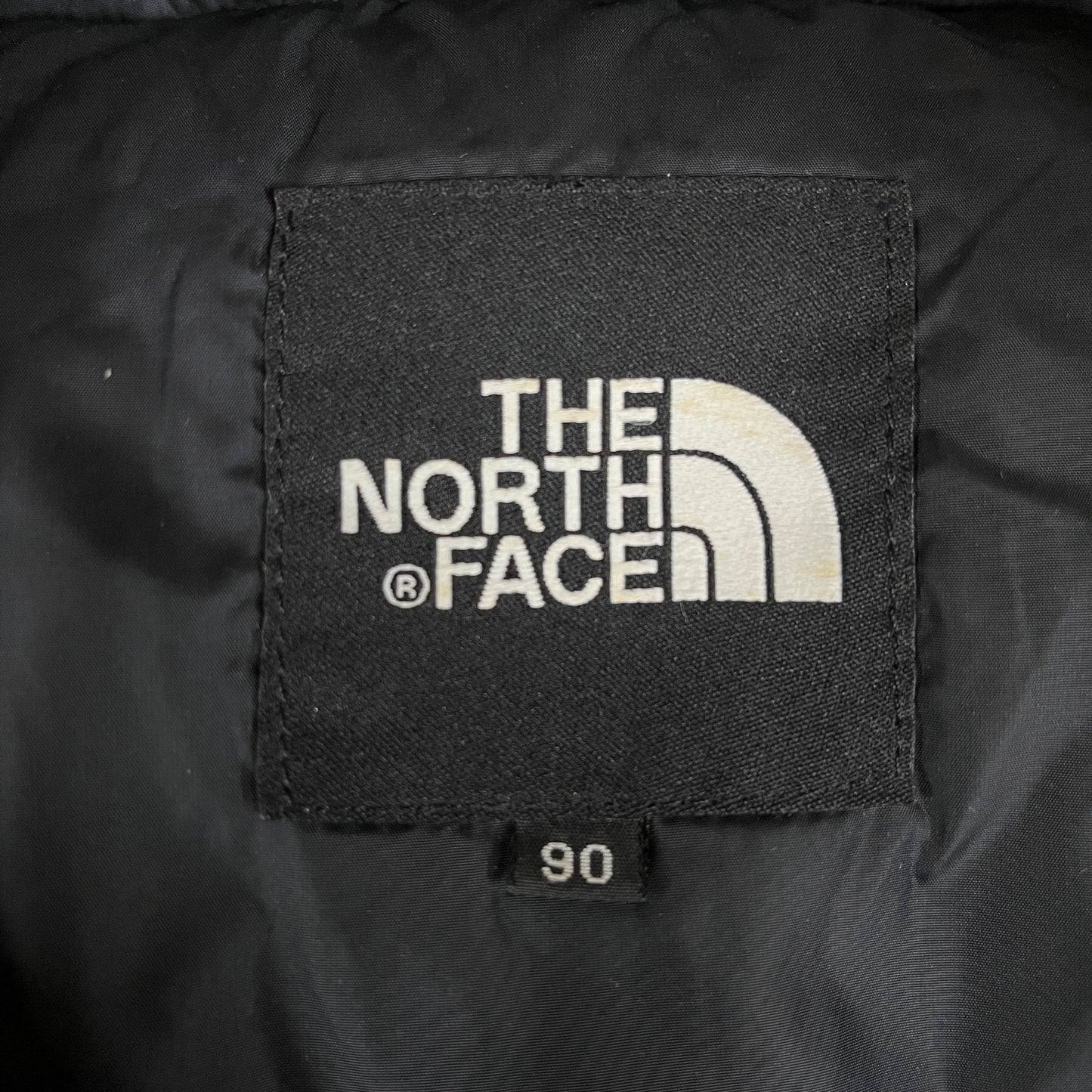 THE NORTH FACE（ザ・ノース・フェイス）NUPTSE 700フィル ダウンジャケット ブラック メンズS（90） 高保温 アウトドア定番モデル #32