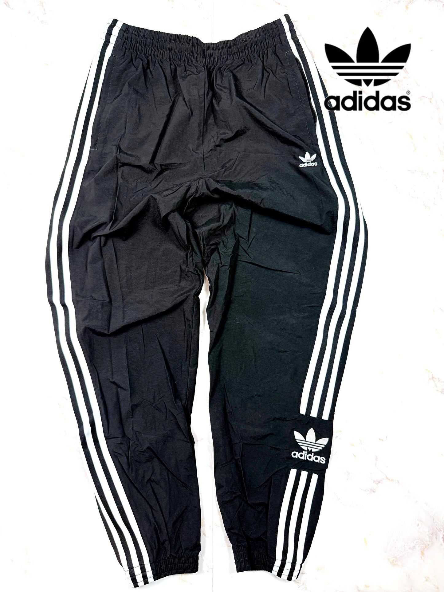 【adidas Originals】ブラック ナイロン トラックパンツ Lサイズ｜3ストライプ ロックアップデザイン