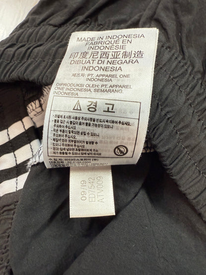 【adidas Originals】ブラック ナイロン トラックパンツ Lサイズ｜3ストライプ ロックアップデザイン
