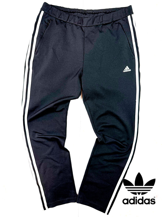 【adidas アディダス】3ストライプス トラックパンツ ブラック A/XLサイズ｜ポリエステル リサイクル素材 カンボジア製 メンズ ボトムス