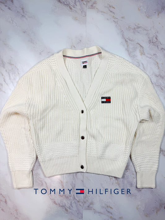 【TOMMY JEANS】ホワイト ニットカーディガン レディースSサイズ | トミージーンズ ロゴワッペン付き Vネック