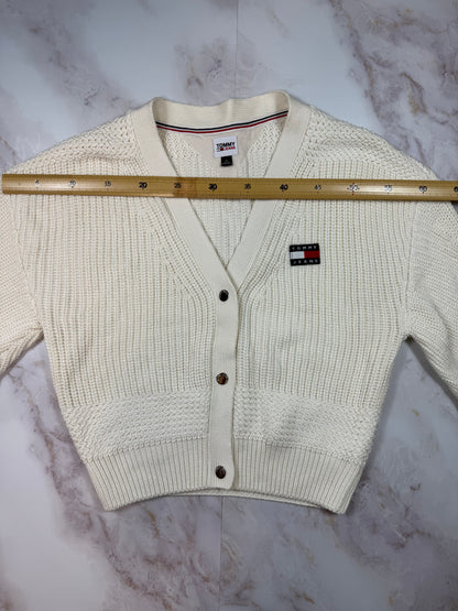 【TOMMY JEANS】ホワイト ニットカーディガン レディースSサイズ | トミージーンズ ロゴワッペン付き Vネック