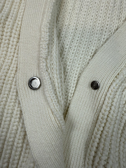 【TOMMY JEANS】ホワイト ニットカーディガン レディースSサイズ | トミージーンズ ロゴワッペン付き Vネック